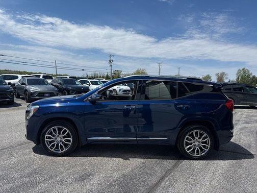 Marine Metallic 2022 GMC Terrain Denali