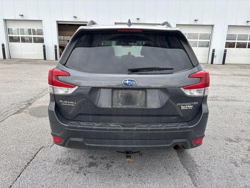 Magnetite Gray Metallic 2021 Subaru Forester Premium