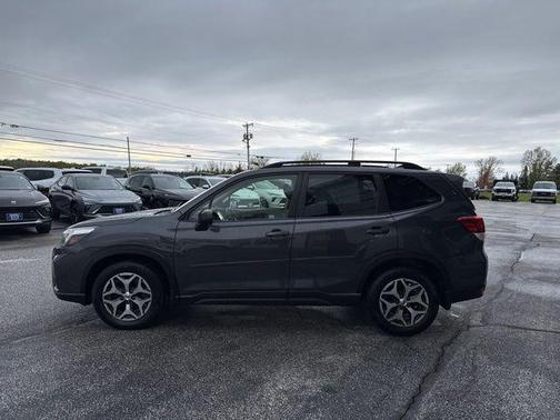 Magnetite Gray Metallic 2021 Subaru Forester Premium