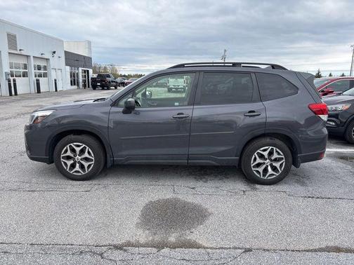 Magnetite Gray Metallic 2021 Subaru Forester Premium