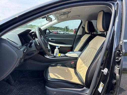 Onyx Black 2023 Hyundai SONATA Hybrid SE