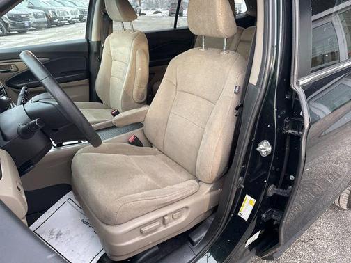 Black Forest Pearl 2019 Honda Pilot EX