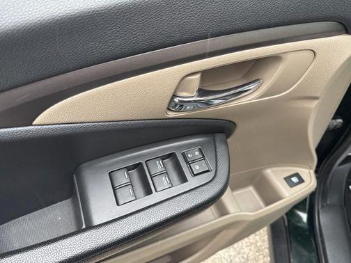 Black Forest Pearl 2019 Honda Pilot EX