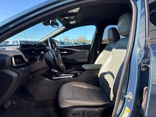 Ocean Blue Metallic 2024 Buick Envista Avenir FWD