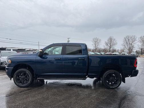 2024 RAM 2500 Laramie Crew Cab 4x4 6'4' Box