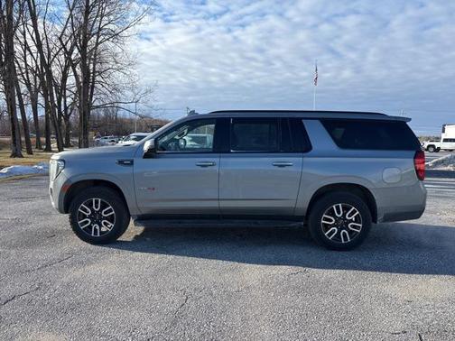 2024 GMC Yukon XL AT4