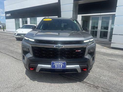 Sterling Gray Metallic 2025 Chevrolet Traverse AWD Z71