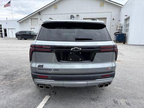 Sterling Gray Metallic 2025 Chevrolet Traverse AWD Z71