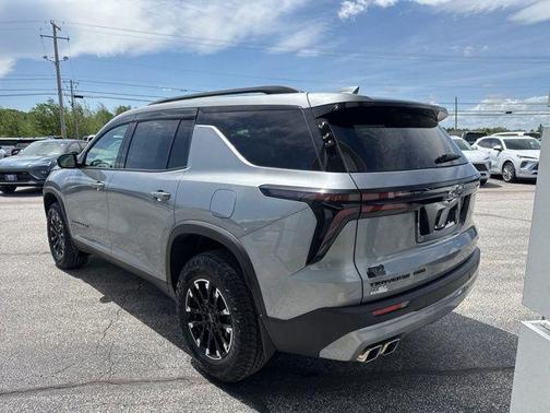 Sterling Gray Metallic 2025 Chevrolet Traverse AWD Z71