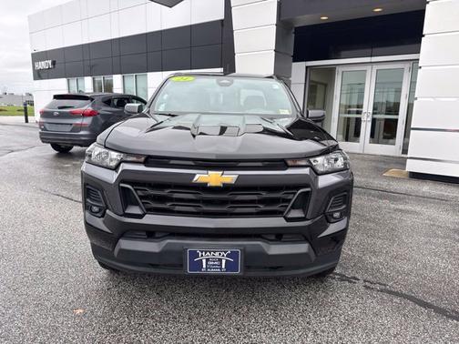 Black 2024 Chevrolet Colorado LT