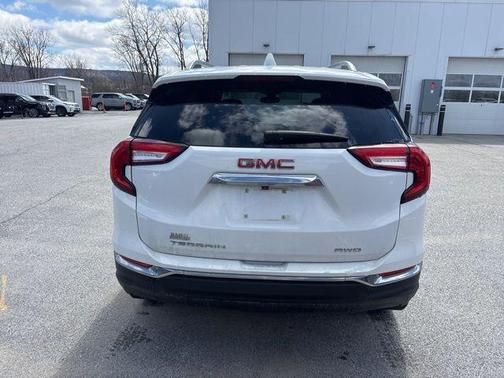 Summit White 2022 GMC Terrain SLT