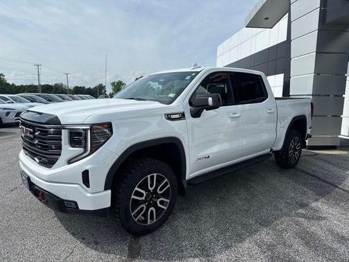 Summit White 2025 GMC Sierra 1500 AT4