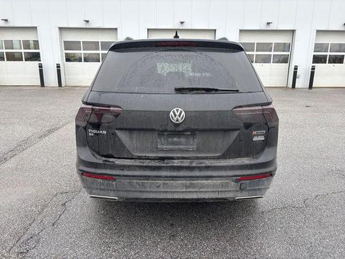 Deep Black 2019 Volkswagen Tiguan 2.0T SE 4MOTION
