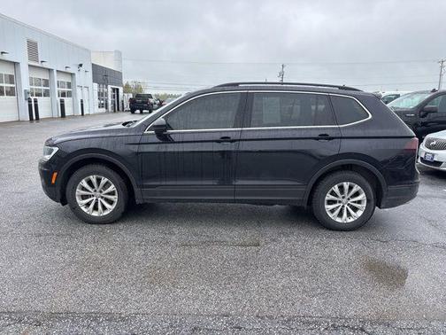 Deep Black 2019 Volkswagen Tiguan 2.0T SE 4MOTION