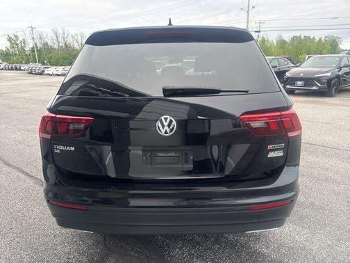 Deep Black 2019 Volkswagen Tiguan 2.0T SE 4MOTION