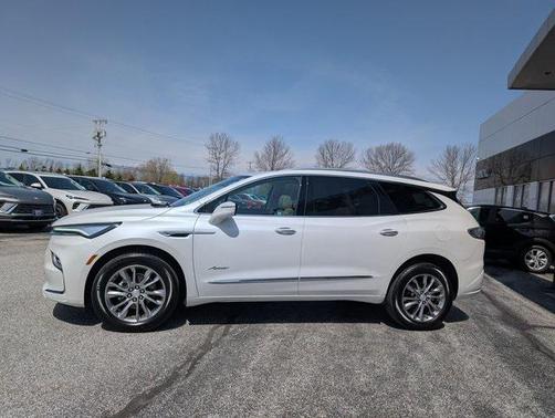 2022 Buick Enclave AWD Avenir