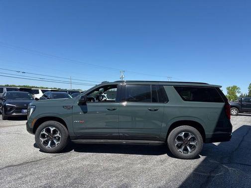 Midnight Pine 2026 GMC Yukon XL 4WD AT4