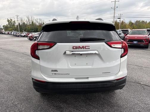 2022 GMC Terrain SLE