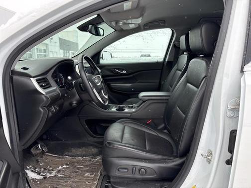 2023 GMC Acadia AWD SLT