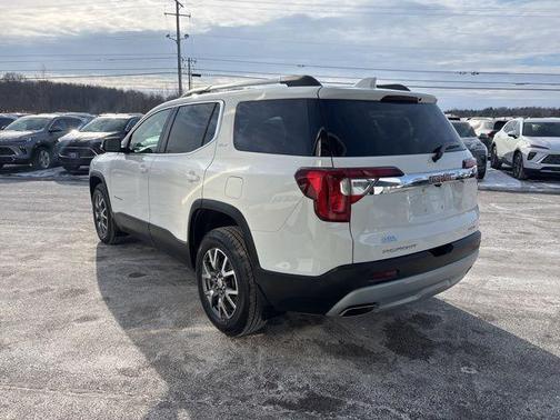 2023 GMC Acadia AWD SLT