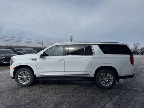 Summit White 2023 GMC Yukon XL SLT