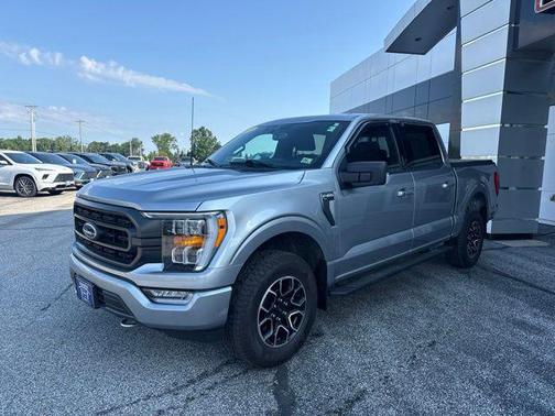 Iconic Silver Metallic 2023 Ford F-150 XLT