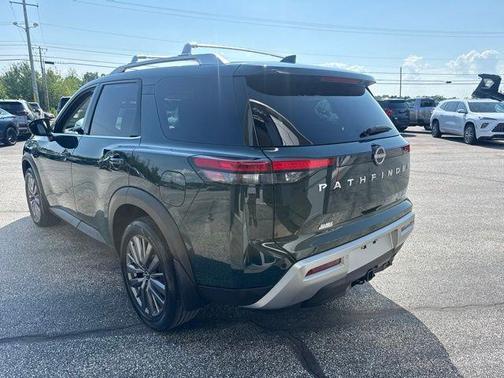 Obsidian Green Pearl 2023 Nissan Pathfinder SL