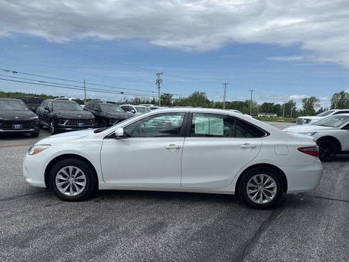 Super White 2017 Toyota Camry LE