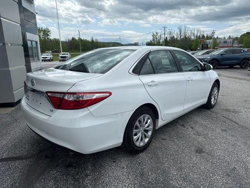 Super White 2017 Toyota Camry LE
