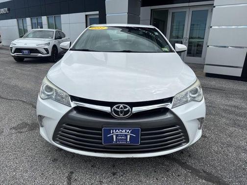 Super White 2017 Toyota Camry LE