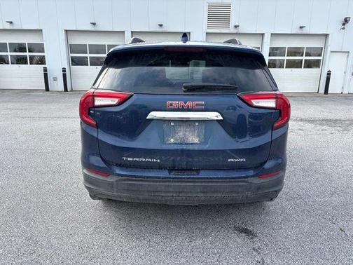 Marine Metallic 2022 GMC Terrain SLE