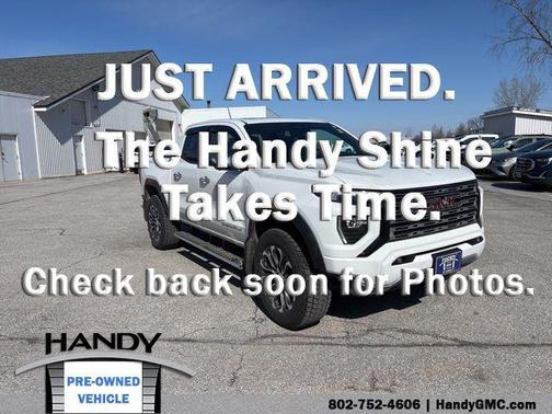 Summit White 2023 GMC Canyon Denali