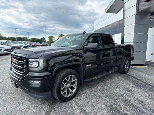 Onyx Black 2017 GMC Sierra 1500 SLT