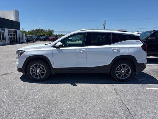 Summit White 2023 GMC Terrain SLT