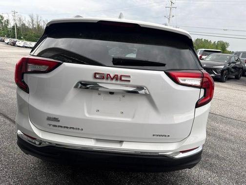 Summit White 2023 GMC Terrain SLT