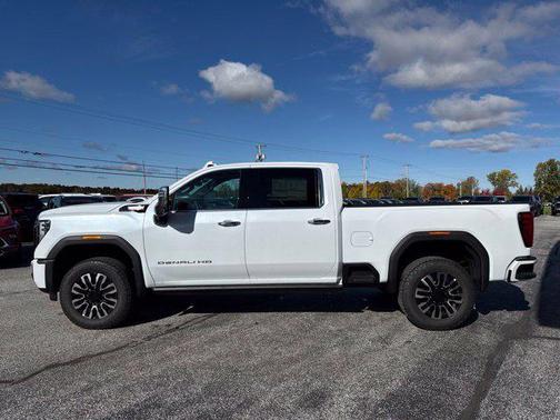 Glacier White Tricoat 2026 GMC Sierra 3500 Denali