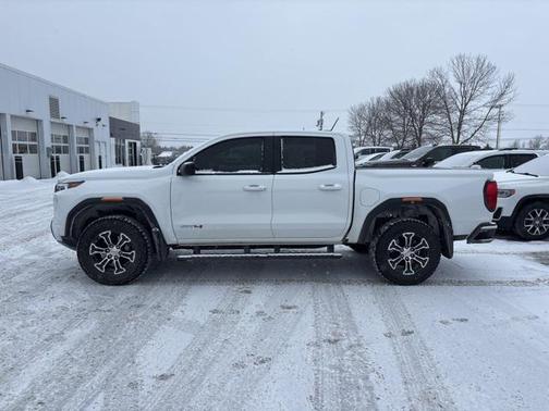 2024 GMC Canyon AT4