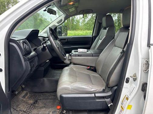 Super White 2017 Toyota Tundra SR
