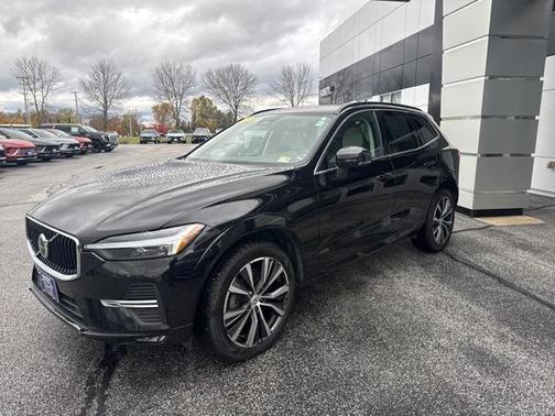 2022 Volvo XC60 B5 Momentum