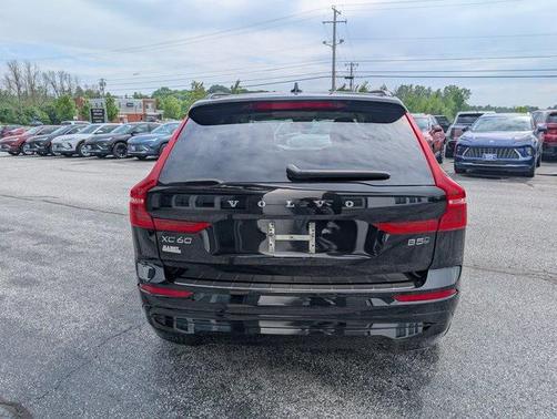 2022 Volvo XC60 B5 Momentum