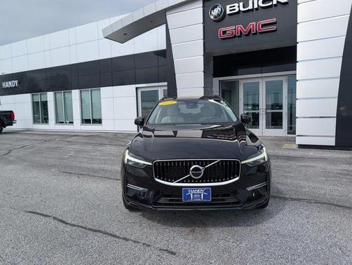 2022 Volvo XC60 B5 Momentum