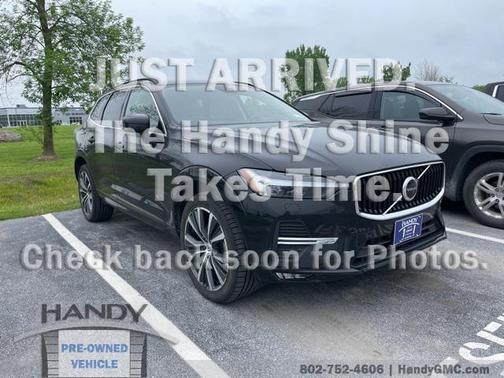 2022 Volvo XC60 B5 Momentum