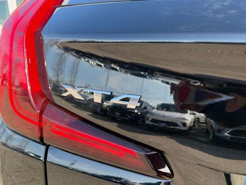 2020 Cadillac XT4 Premium Luxury