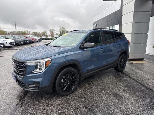 Downpour Metallic 2024 GMC Terrain SLE