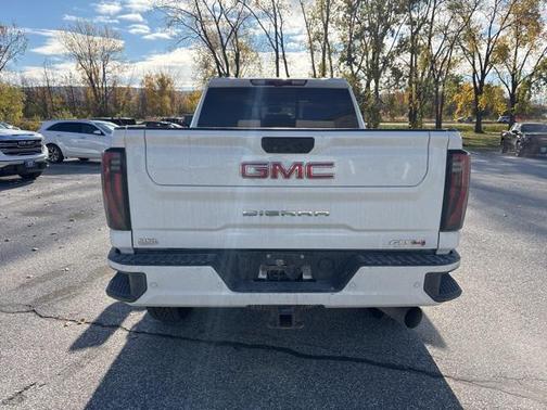 2024 GMC Sierra 2500 AT4