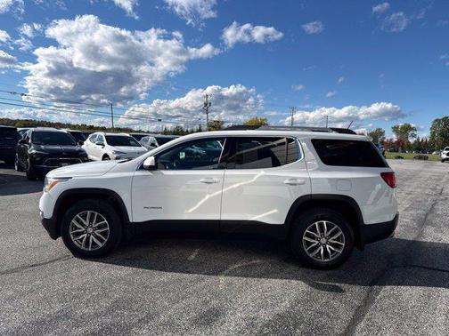 Summit White 2019 GMC Acadia SLE-2