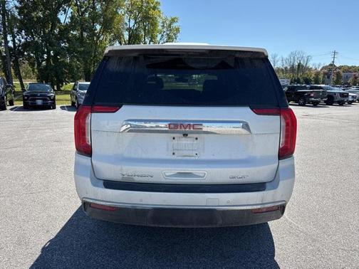 2022 GMC Yukon SLT
