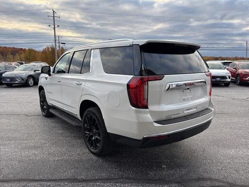2022 GMC Yukon SLT