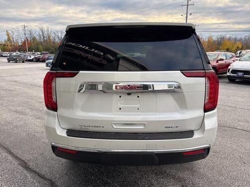 2022 GMC Yukon SLT