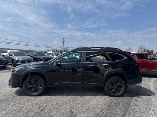 Crystal Black Silica 2024 Subaru Outback Limited